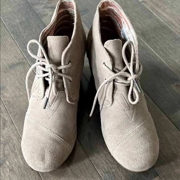 Toms Shoes - Toms Women's Lace Up Tan Boots